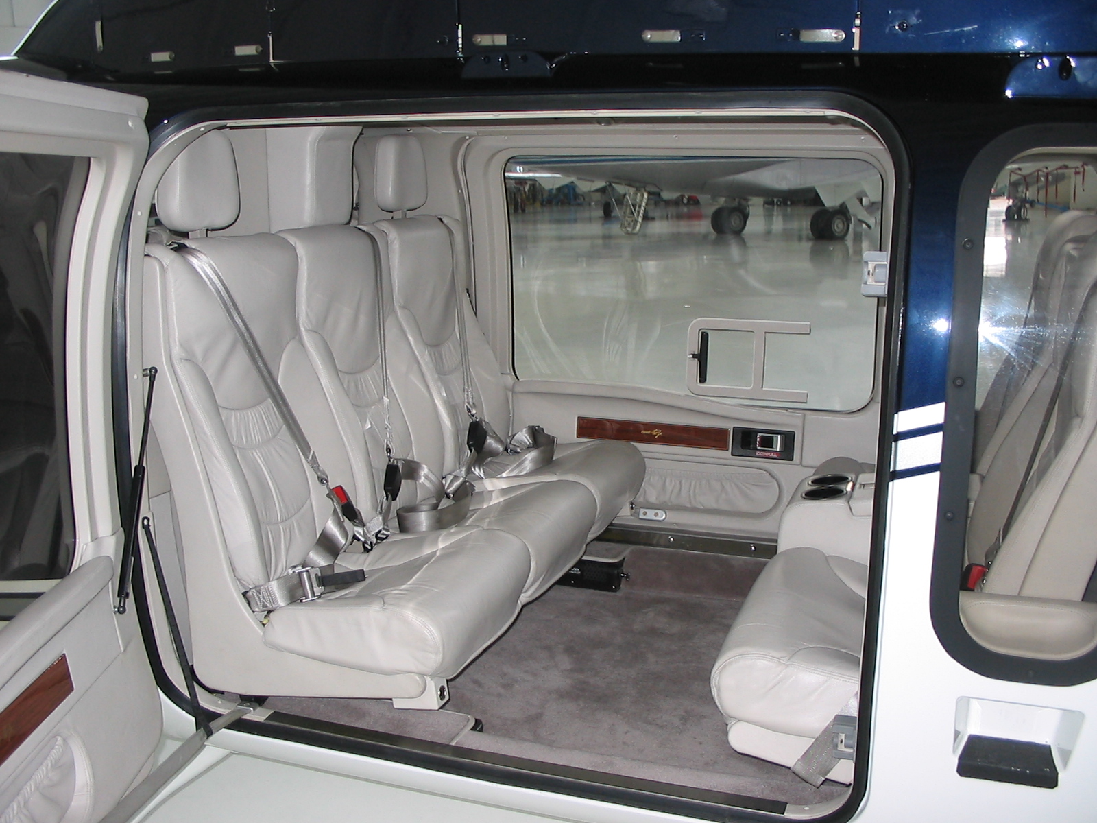 bell427 cabin